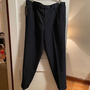 Dockers Premium Pleated Relaxed Fit Cuffed Dress Pants NWT 42/32 Black